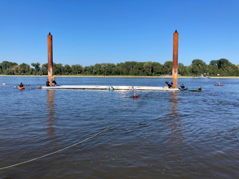 Kanuten bauen neue „WSC-Insel“ in den Rhein